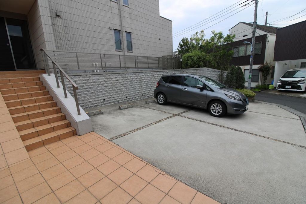 駐車場　駐車場