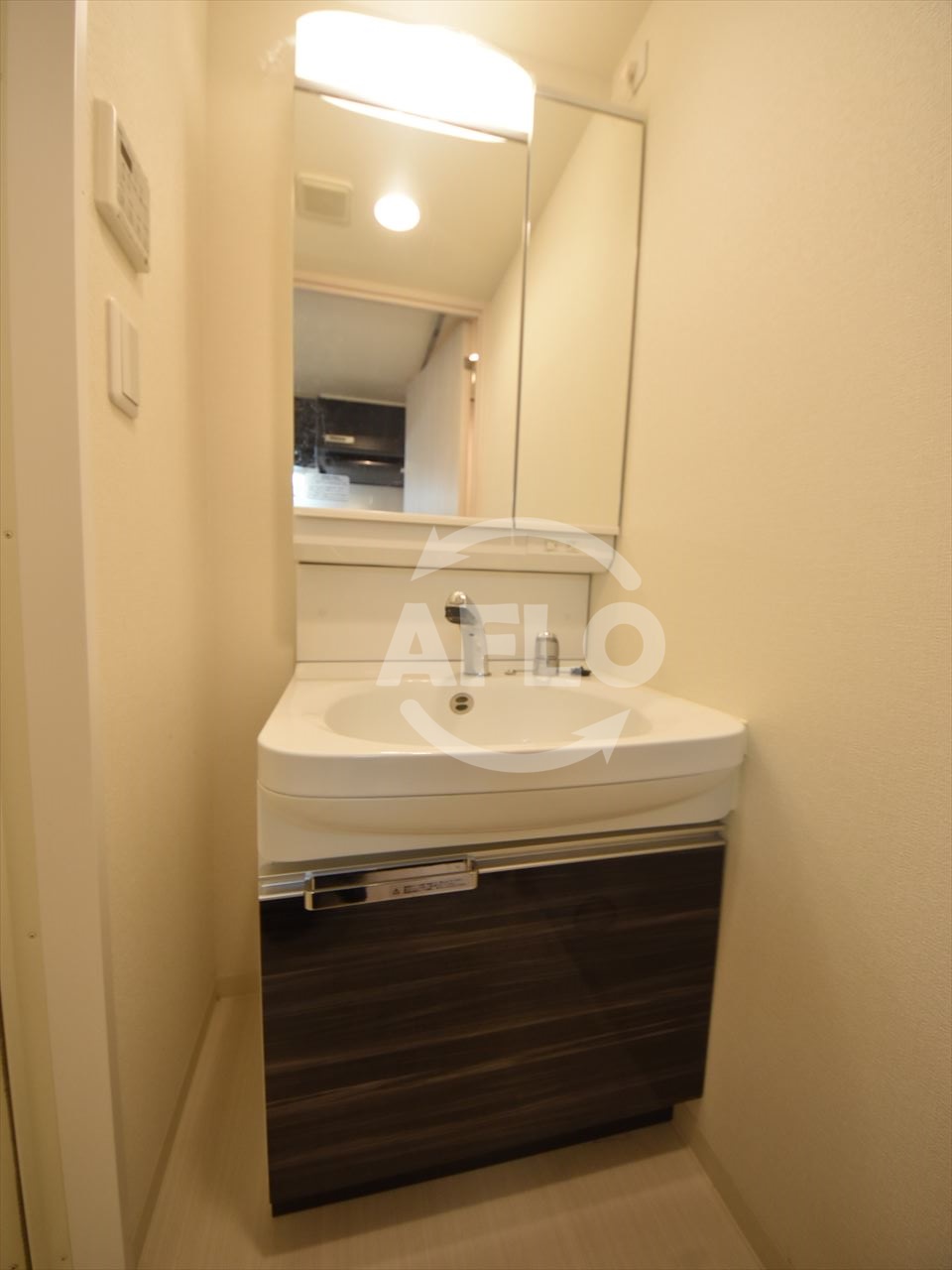 洗面設備　スワンズシティ大阪城ノース　独立洗面台