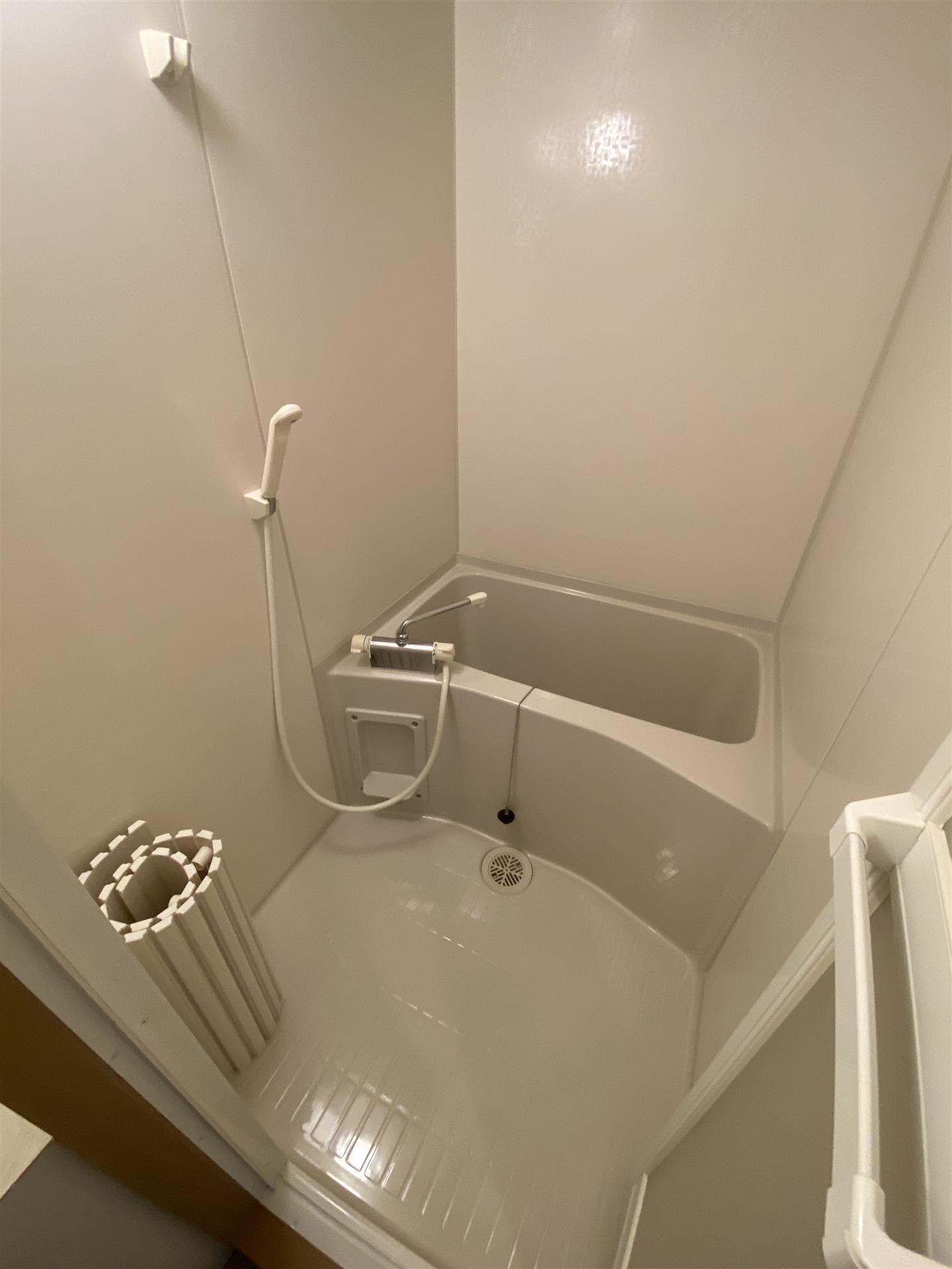 バス・シャワールーム　落ち着いた空間のお風呂です