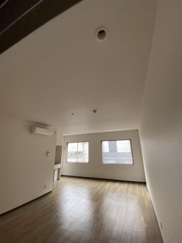 居室・リビング　こちらの居間で趣味の時間をお楽しみください