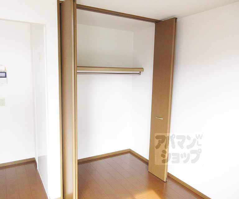 収納　ハンガーもかけることができます