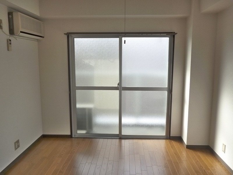 居室・リビング　同マンション別部屋