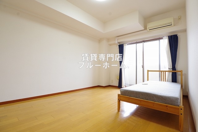 居室・リビング　広々とした洋室！