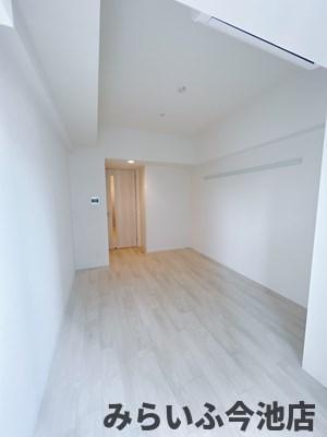 居室・リビング　6.7帖