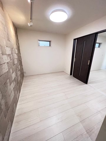 居室・リビング　こちらの居間で趣味の時間をお楽しみください