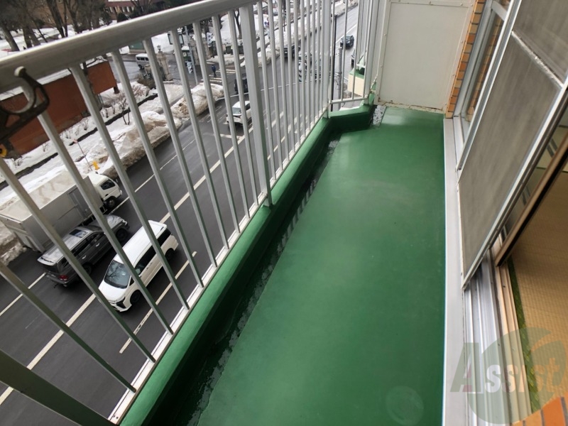 バルコニー　バルコニーです。洗濯物を干したり一息ついたりできますね！