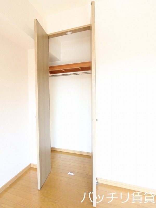 収納　別号室タイプの為、現状を優先致します。