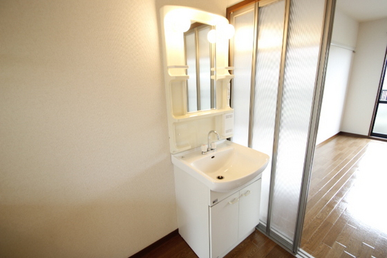 洗面設備　※別部屋の写真です