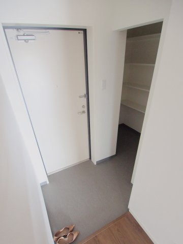 玄関　※同じ間取りの別部屋のお写真です※