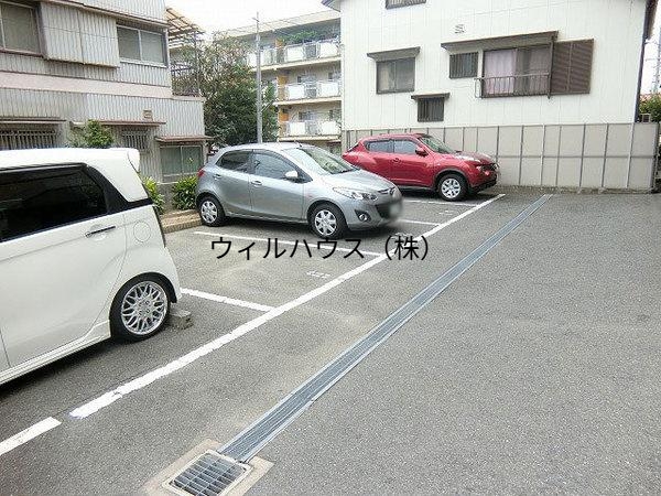 駐車場　敷地内駐車場！