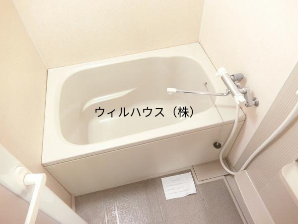 バス・シャワールーム　キレイにリフォームされています！