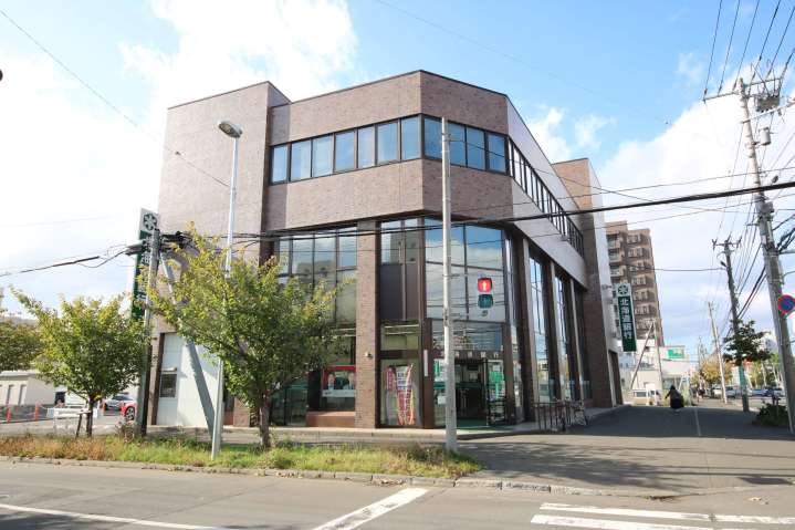 銀行　北海道銀行中央区旭ケ丘支店（銀行）まで617m