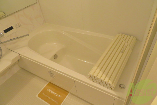 バス・シャワールーム　バスルームは一日の疲れを癒す大切な場所ですね。