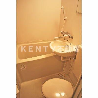 バス・シャワールーム　落ち着いた空間のお風呂です