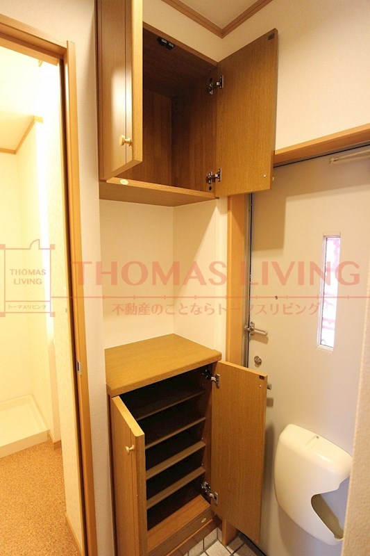 玄関　たっぷり収納できるシューズボックスです。