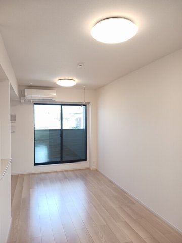 居室・リビング　ゆったり過ごせる居間です