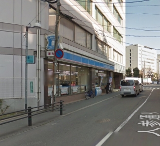 コンビニ　ローソン博多駅前通り店（コンビニ）まで50m