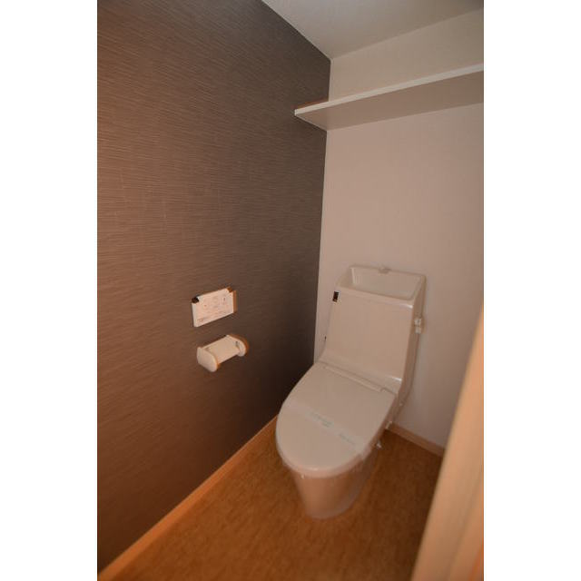 トイレ　温水洗浄便座