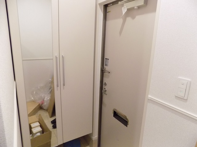 玄関　同一施工会社同一仕様写真