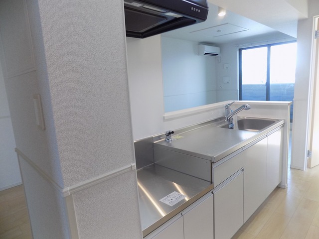 キッチン　同一施工会社同一仕様写真