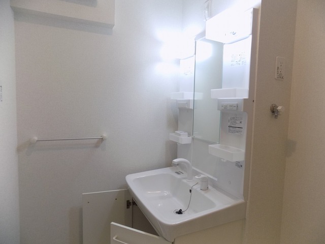 洗面設備　同一施工会社同一仕様写真