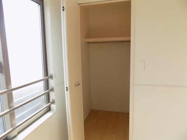 収納　同一施工会社同一仕様写真