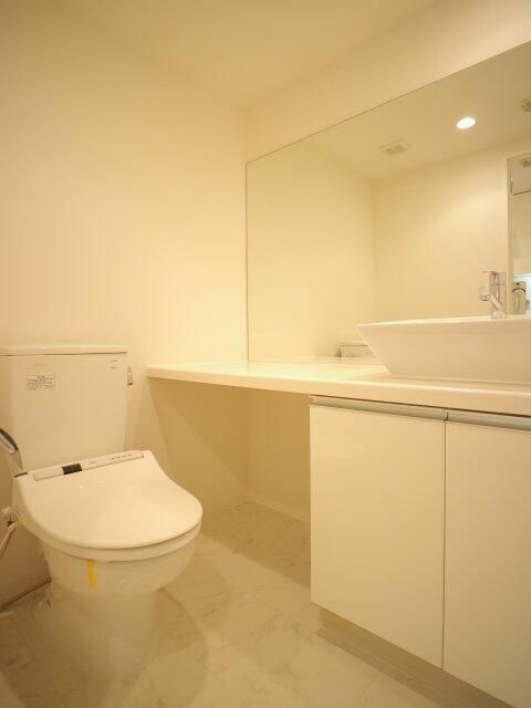 洗面設備　■収納＆鏡付き独立洗面台♪