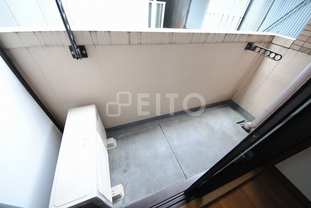 バルコニー　写真は２０１号室