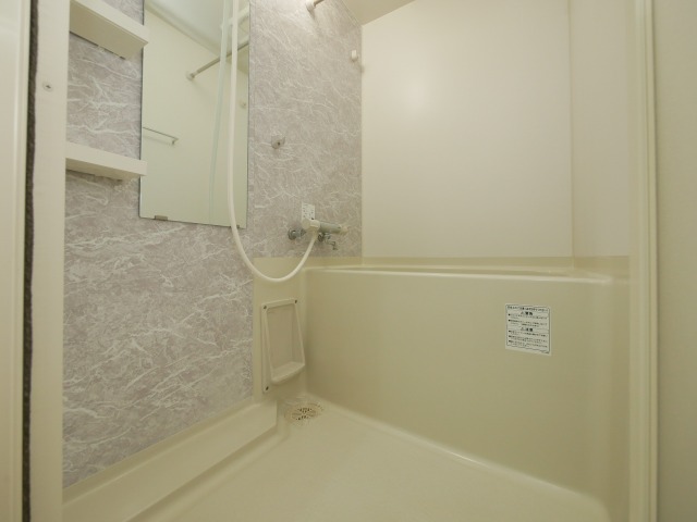 バス・シャワールーム　お風呂で日々の疲れを落としましょう