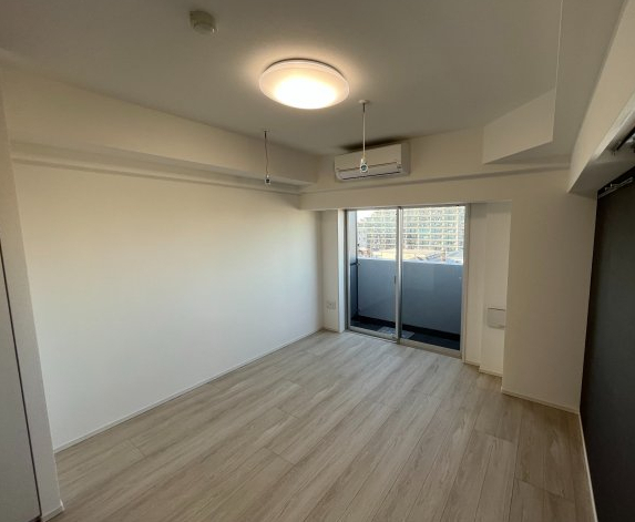 居室・リビング　約7.8帖の洋室です