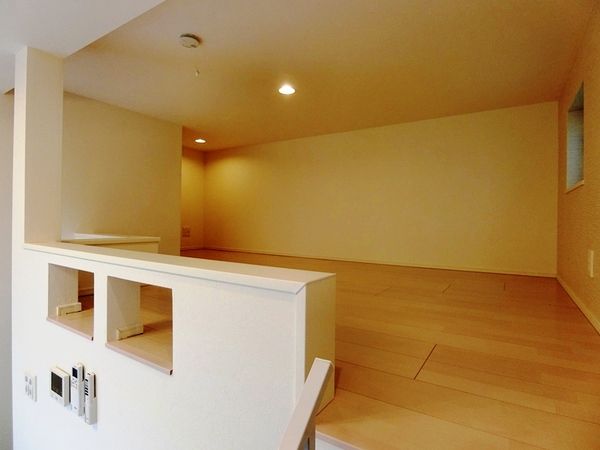 その他部屋・スペース　落ち着いた色調の寝室です