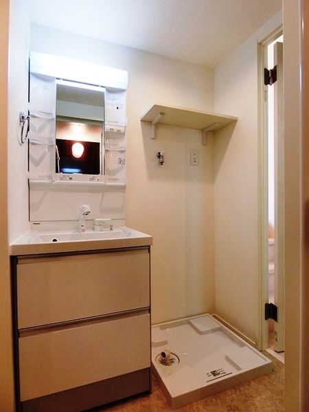 洗面設備　脱衣スペースもあります