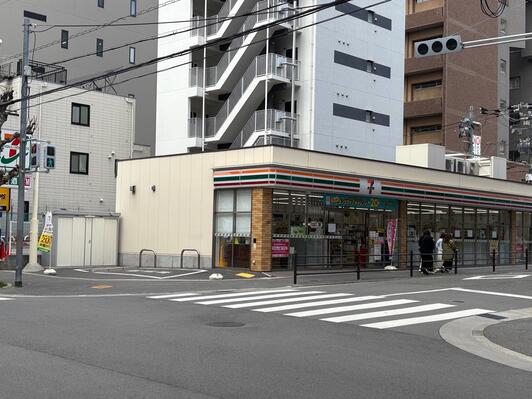 コンビニ　セブンイレブン 大阪北堀江4丁目店（コンビニ）まで442m