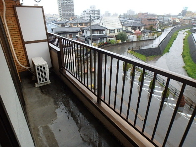 バルコニー　図面と現状に相違がある場合には現状を優先