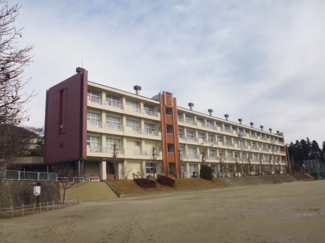 中学校　飯田市立飯田西中学校（中学校）まで1184m