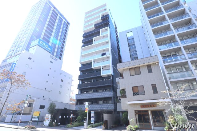 建物外観　ゆとりのあるロビーです
