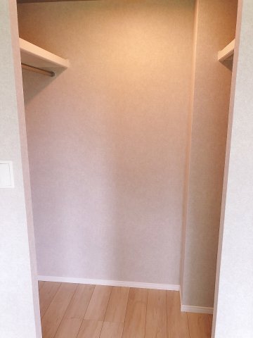 収納　たっぷり収納出来るウォークイン