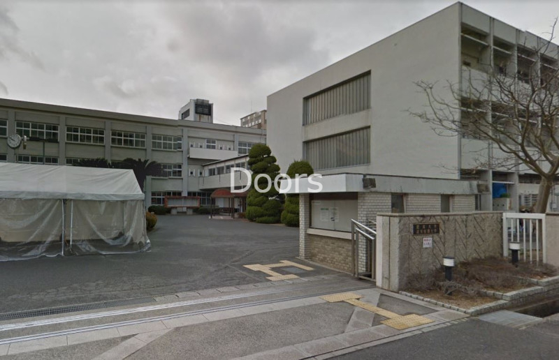 大学・短大　私立就実大学（大学・短大）まで293m