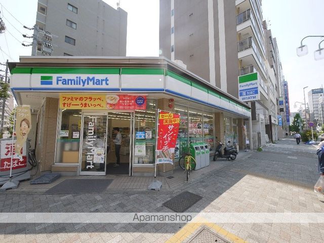 コンビニ　ファミリーマート（コンビニ）まで220m