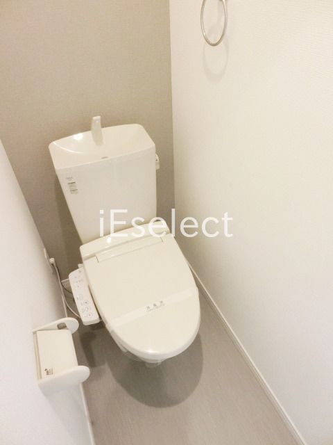 トイレ　ウォシュレット付きです。