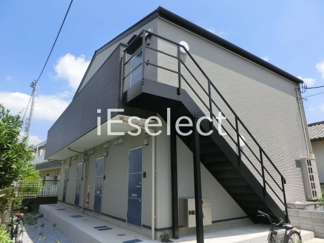 建物外観　閑静な住宅街に建っています。
