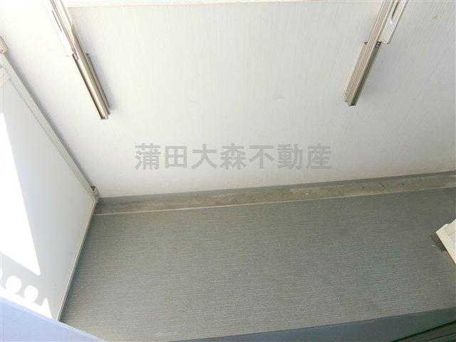 バルコニー　物干し金具付きのバルコニー