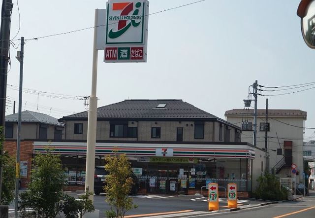 コンビニ　セブンイレブン江戸川本一色2丁目店（コンビニ）まで208m