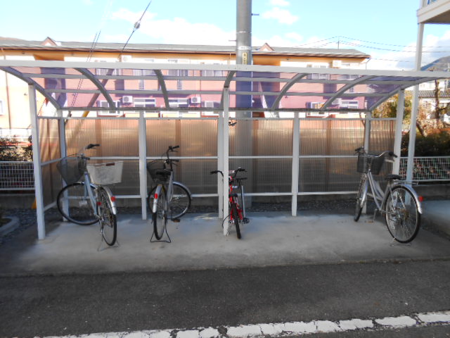 駐車場　駐輪場（共用）完備