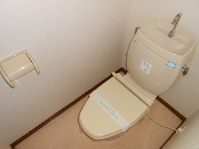 トイレ　暖房便座完備