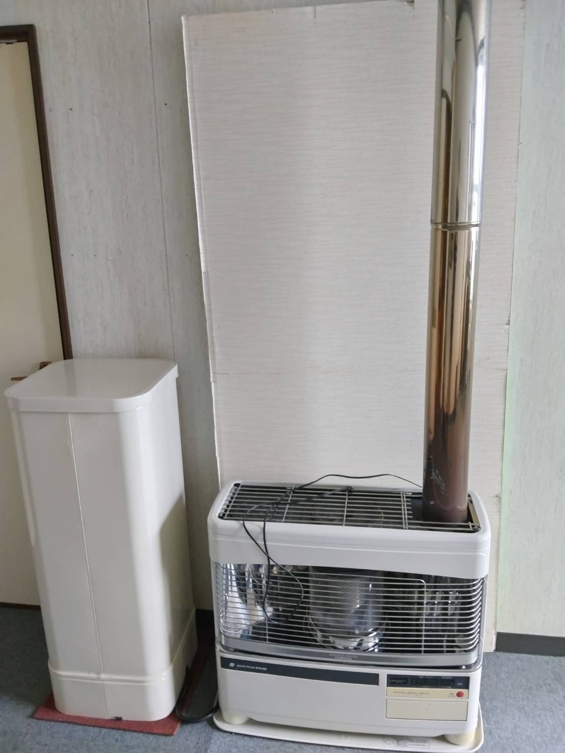 その他設備　経済的な灯油暖房です！