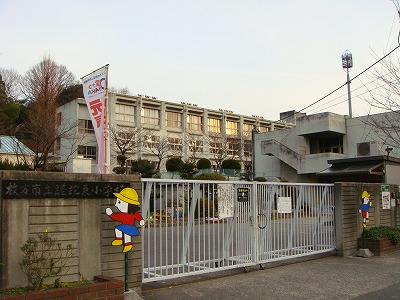 小学校　枚方市立 蹉ダ東小学校（小学校）まで473m