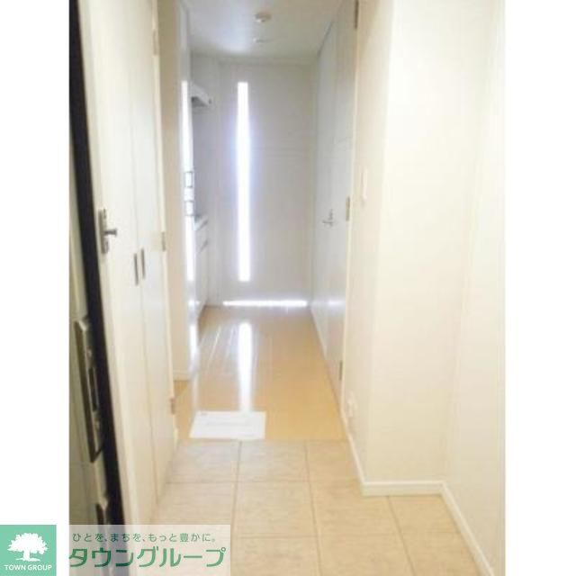 玄関　※写真は同タイプ住戸です。