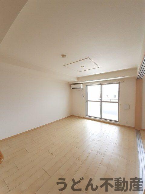 居室・リビング　うどん県のお部屋探しはうどん不動産へ うどんちゃんとLINE