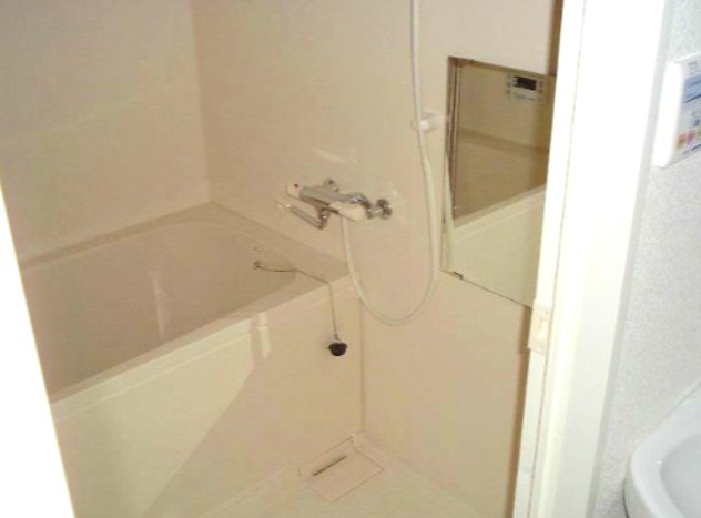 バス・シャワールーム　※写真は同じマンションの違う部屋のものになります。